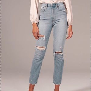 Abercrombie & Fitch Ultra High Rise Mom Jeans